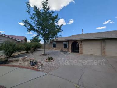 Main picture of 2716 Los Compadres St NW