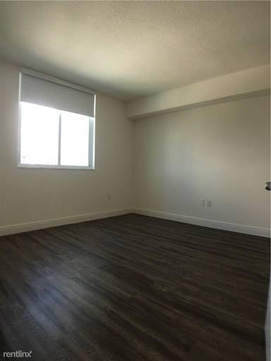 Main picture of 110 SW 12th St