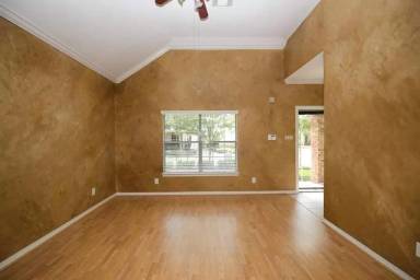 Main picture of 21043 Sun Creek Dr