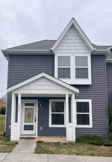 Main picture of 1235 Poets Ct