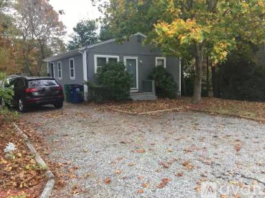 Main picture of 273 Holly Rd