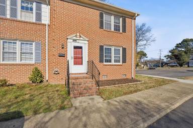 Main picture of 2 Charles Parish Dr