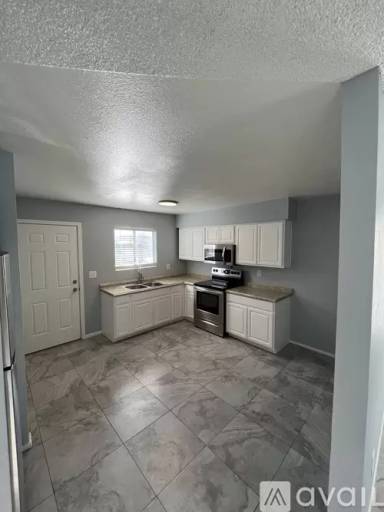 Main picture of 1004 E Commonwealth Pl