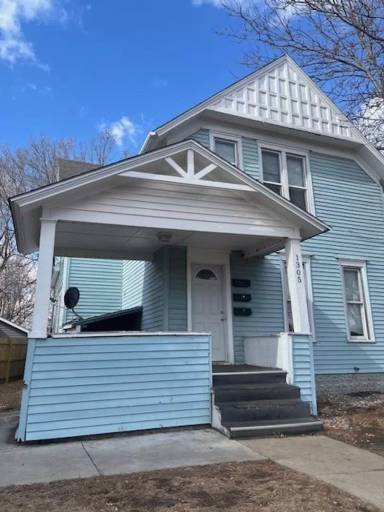 Main picture of 1305 S Spring Ave