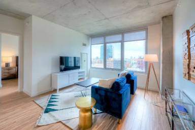 Main picture of 145 N Desplaines St