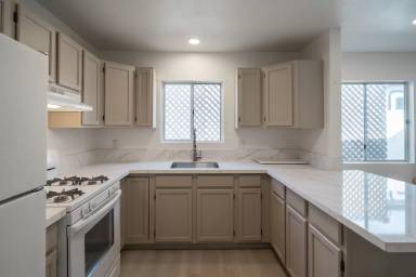 Main picture of 3330 Nile St