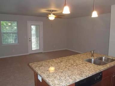 Main picture of 1023 Thurston St