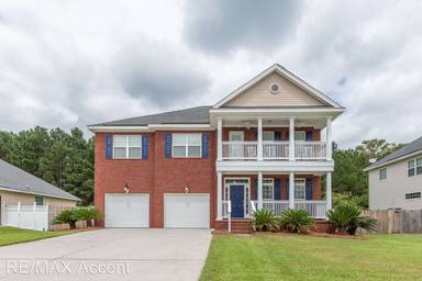 Main picture of 920 Young Way
