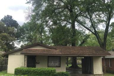 Main picture of 2035 Vivian St