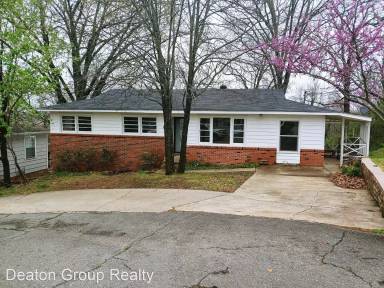 Main picture of 307 W 34th St