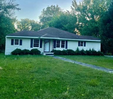 Main picture of 3134 Meadow Ln