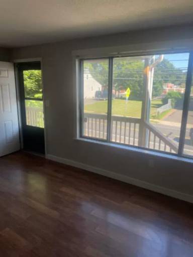 Main picture of 151 Newington Ave