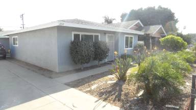 Main picture of 204 1/2 E Mills Dr