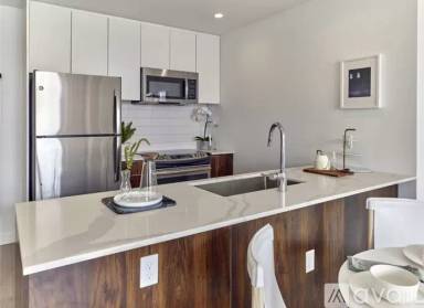 Main picture of 700 Jackson St