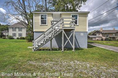 Main picture of 905 1/2 Hill St