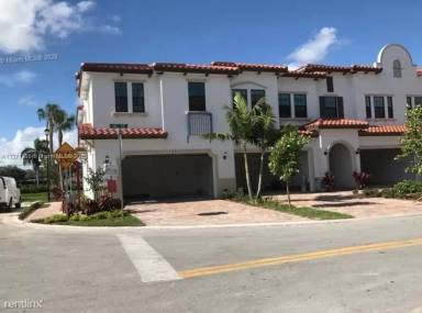 Main picture of 11704 SW 13th Ln