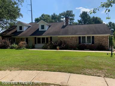 Main picture of 1401 Regency Oaks Dr