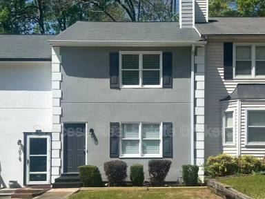 Main picture of 1016 Kennesborough Rd NW