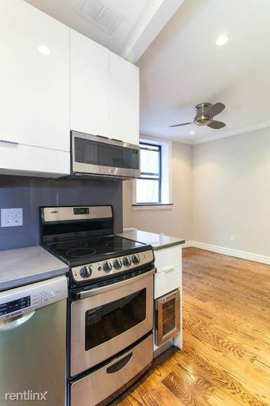 Main picture of 330 E 35th St