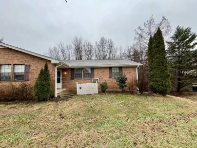 Main picture of 698 Frankfort Dr