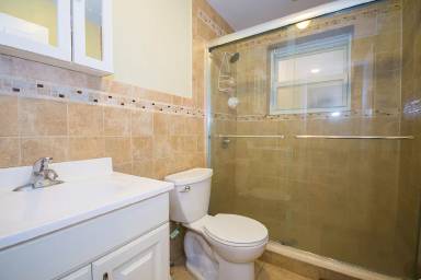 Main picture of 14 Commonwealth Ct