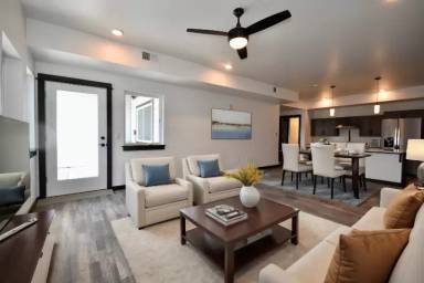 Main picture of 1595 N 25th Ave