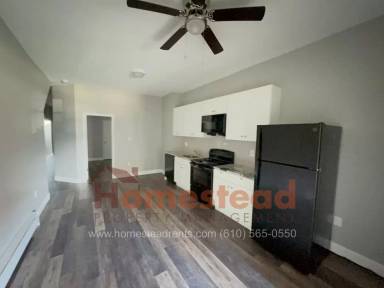 Main picture of 5749 Walnut St