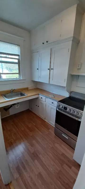 Main picture of 4059 8th Ave NE