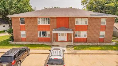 Main picture of 414 W 6th St