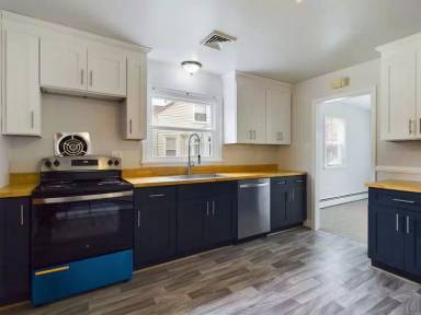 Main picture of 3005 Putney Rd