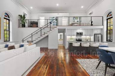 Main picture of 205 Summer St