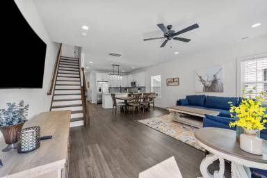 Main picture of 816 Crown Point Dr