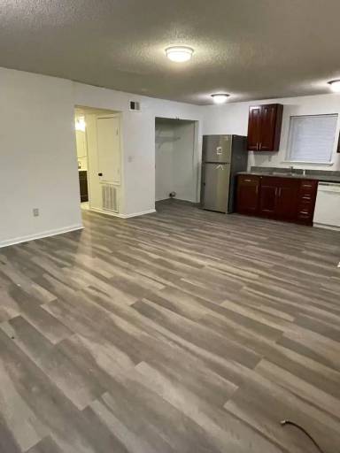 Main picture of 8722 Hickory St