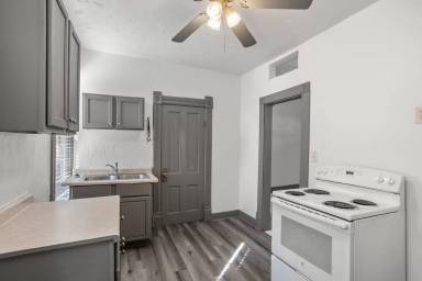 Main picture of 1400 Knapp St