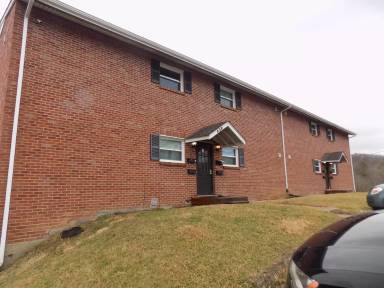 Main picture of 639 Russian St