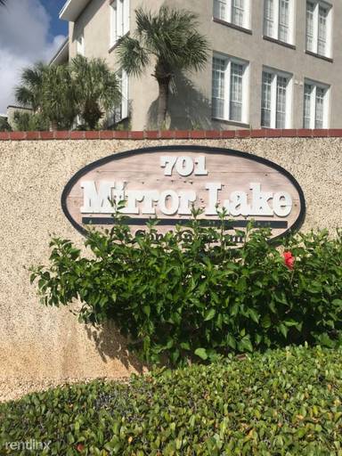 Main picture of 701 Mirror Lake Dr N
