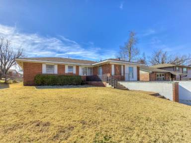 Main picture of 312 W Bass Ave