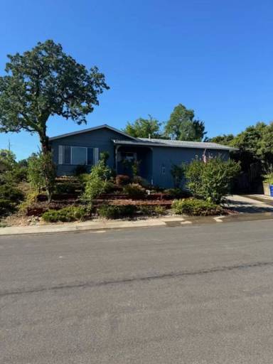 Main picture of 3777 Lake Forest Dr