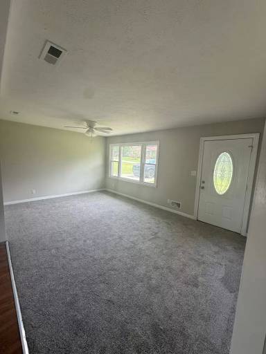 Main picture of 24 Jerome Cir