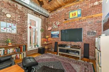 Main picture of 2915 Lawrence St