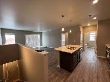Main picture of 4460 S 26th St