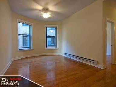 Main picture of 1220 N Dearborn St