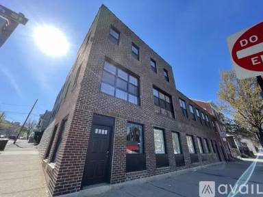 Main picture of 148 S 7th St