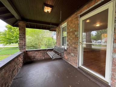 Main picture of 3061 Emmons Ave
