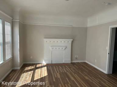 Main picture of 215 E Park St