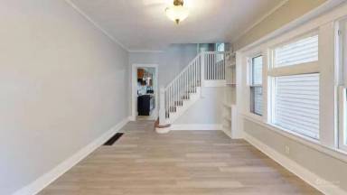Main picture of 65 Woodlawn St