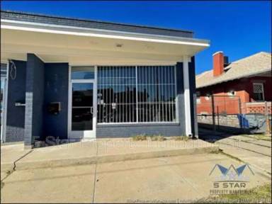 Main picture of 1909-1913 E Yandell Dr Commercial