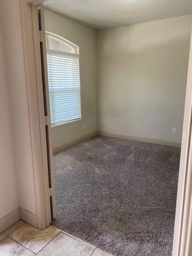 Main picture of 4001 Firenze St