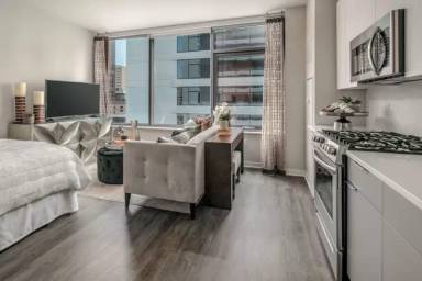 Main picture of 527 S Wells St
