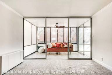 Main picture of 1050 N Corona St
